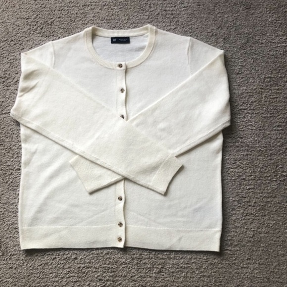 GAP Sweaters - GAP Crewneck Cardigan.